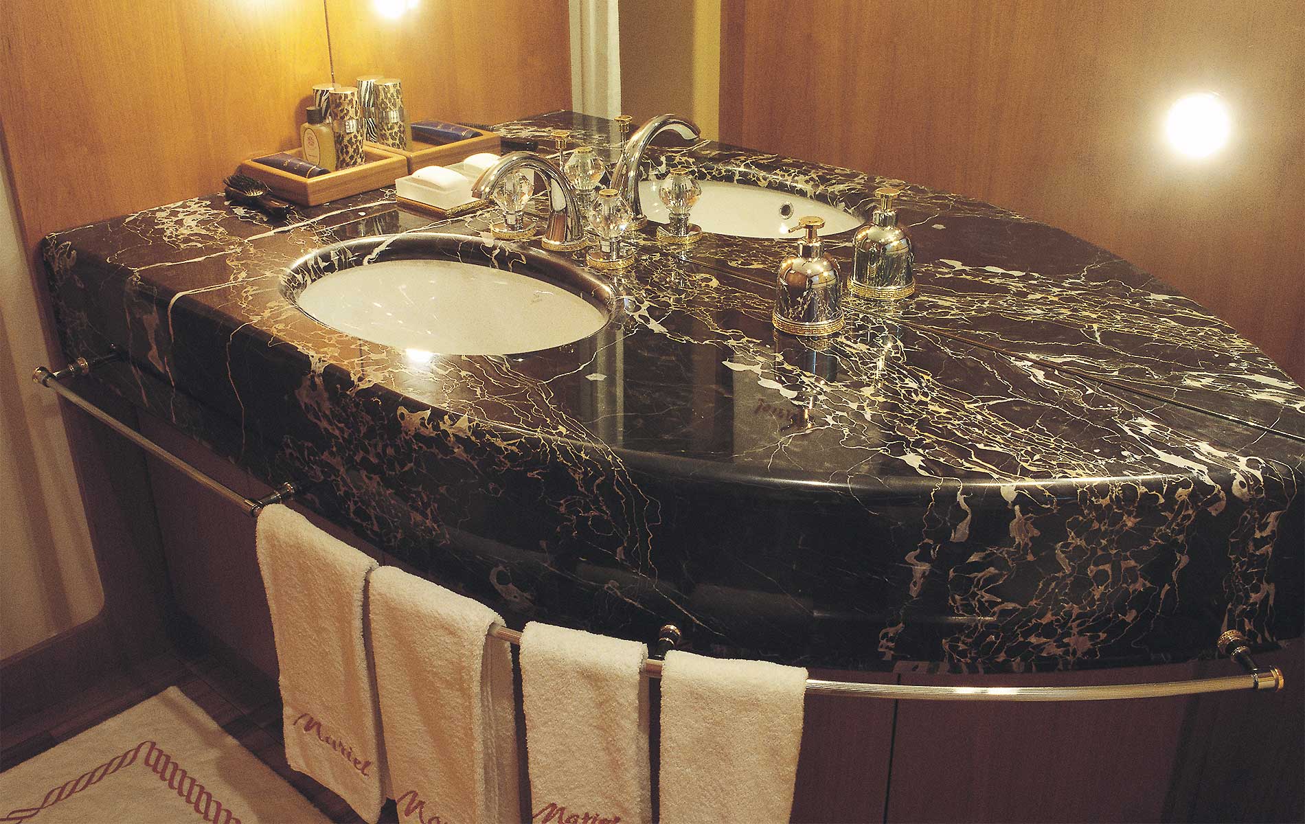 zunino-marmi-Marmo-Portoro-Extra-Gold