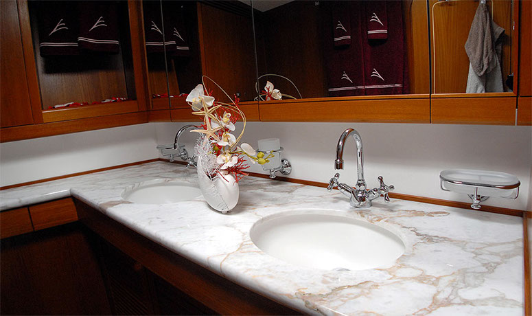 Zunino Marmi - Yachting - Farewell